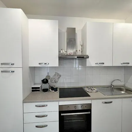 Apartment Stella Guest House, Family & Pet Friendly